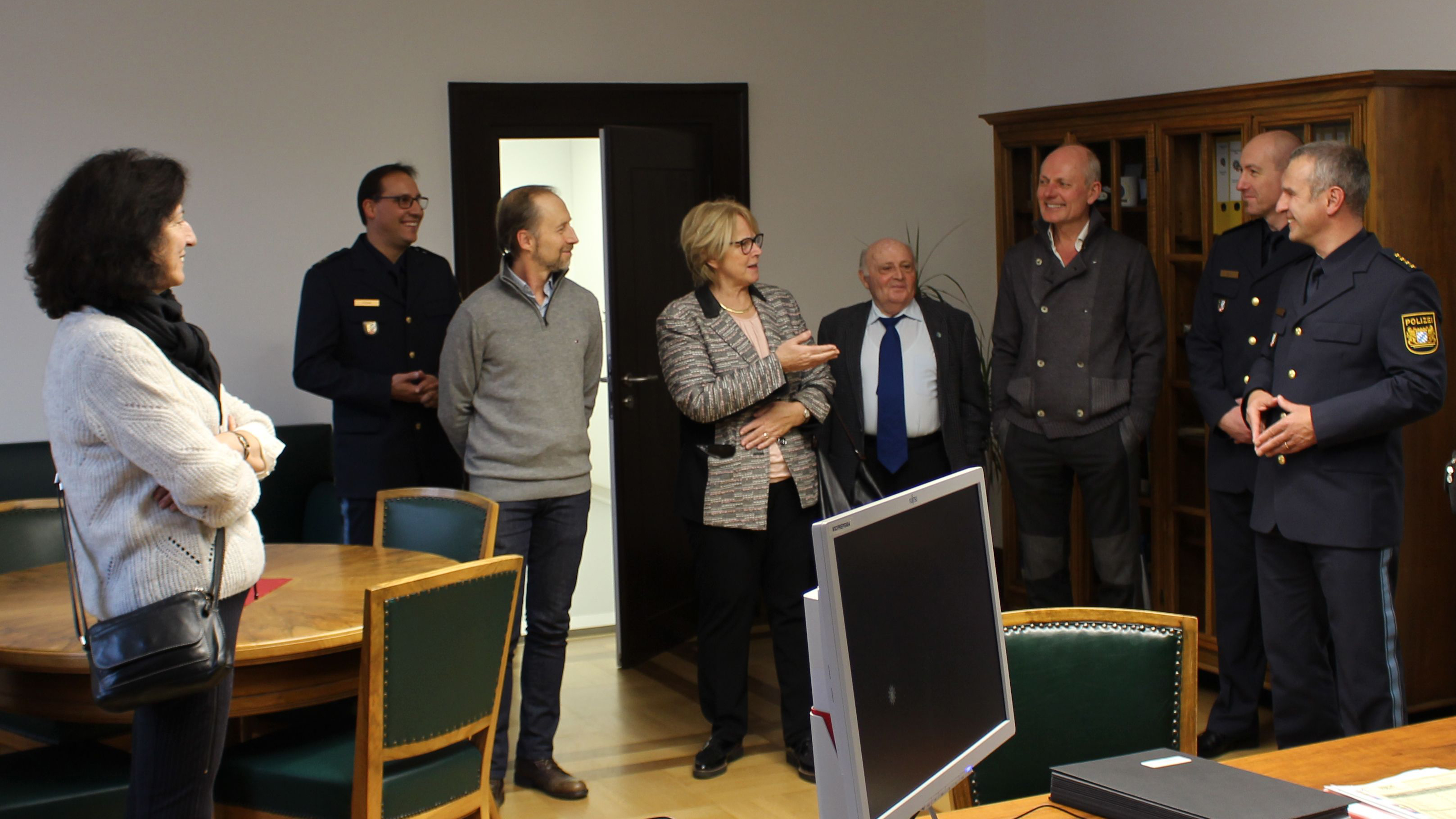 LPD Gerhard Roider empfing mit seinen Mitarbeitern Frau Ilse Danziger mit Vertretern der Jüdischen Gemeinde Regensburg